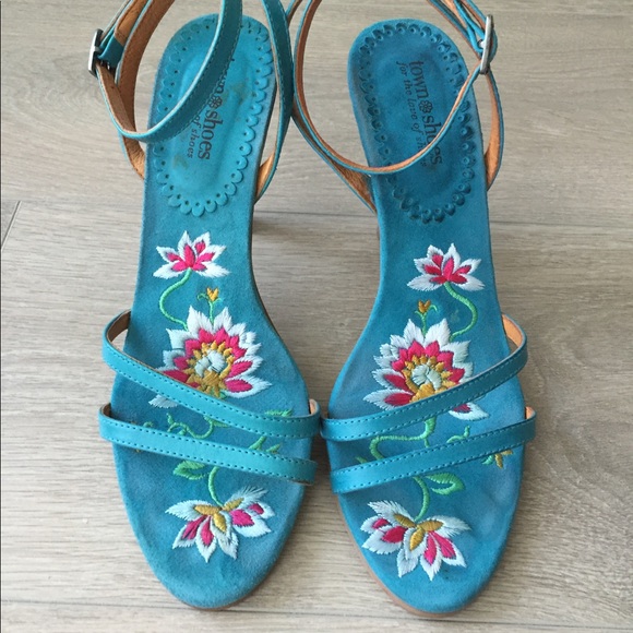 Town Shoes strappy sandals - Picture 2 of 4